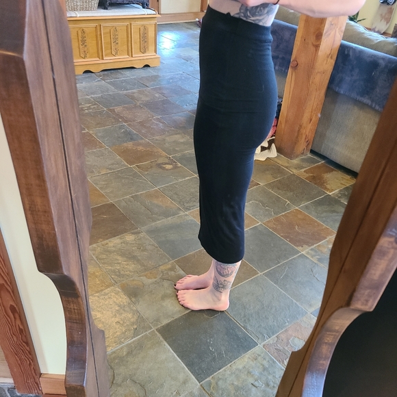 BLACK Pencil Skirt. - Picture 3 of 6
